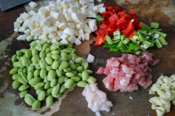 茭白毛豆炒肉的做法图解1