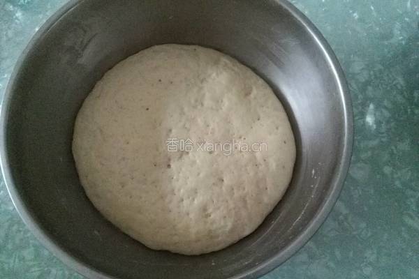 腊肠馅饼的做法图解2