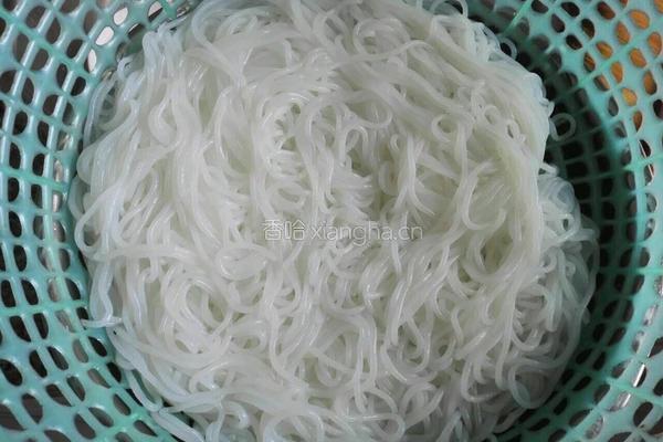 凉拌粉丝的做法图解2