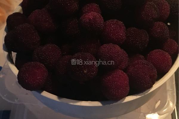 杨梅果酱的做法图解1