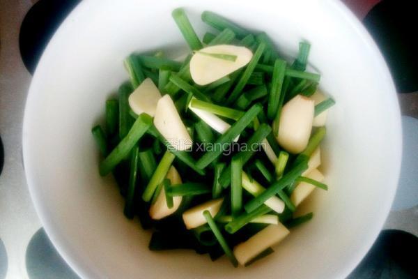 炖豆角土豆拉皮的做法图解1