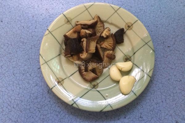 黄豆炖猪蹄的做法图解4