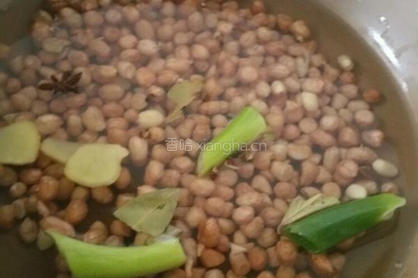 炝花生的做法图解1