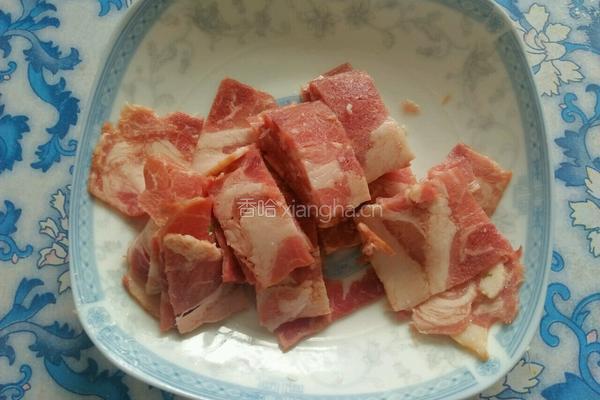 培根黄瓜烩大饼的做法图解2