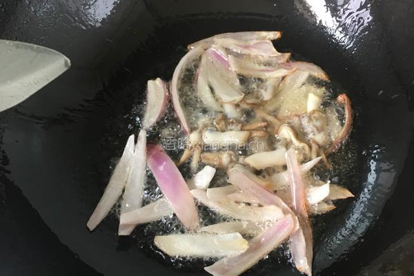 土鸡蛋炒蛏的做法图解2