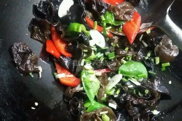木耳炒肉片的做法图解10