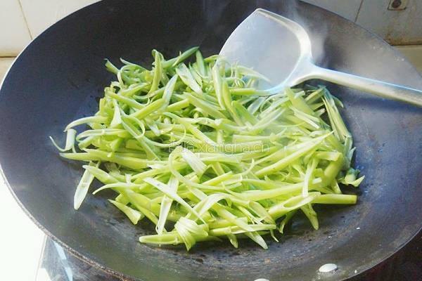 清炒空心菜梗的做法图解5