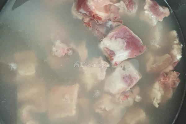 菱角排骨粥的做法图解2
