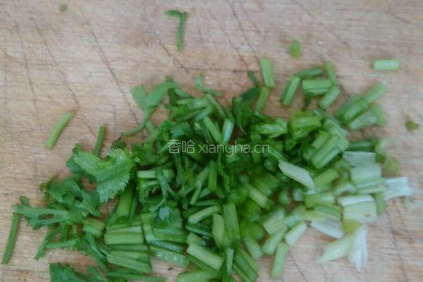猪肉韭菜小馄炖的做法图解2