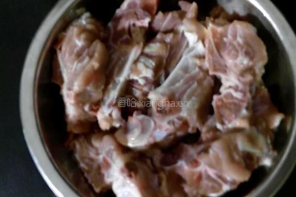 粉葛排骨边汤的做法图解1