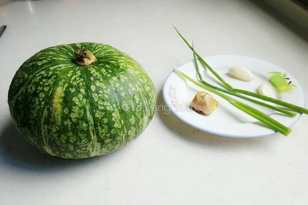 清炒嫩南瓜的做法图解1