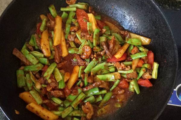牛肉焖面的做法图解6