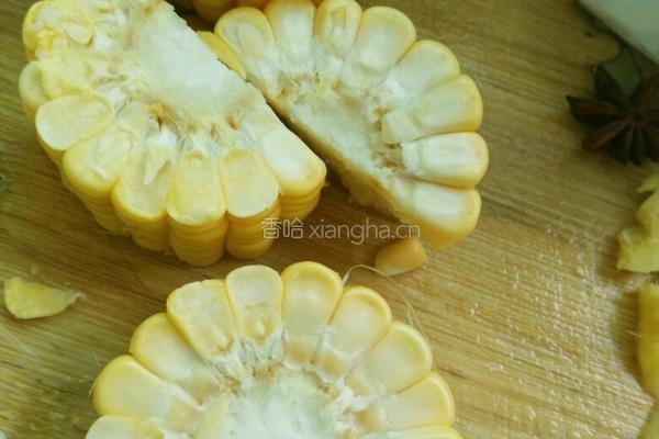 玉米烧排骨的做法图解3