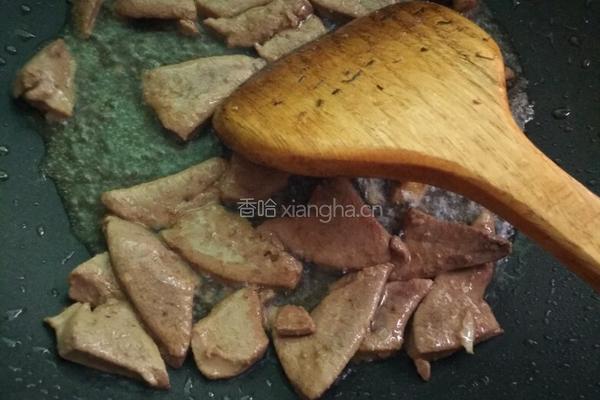 西瓜皮炒猪肝的做法图解4