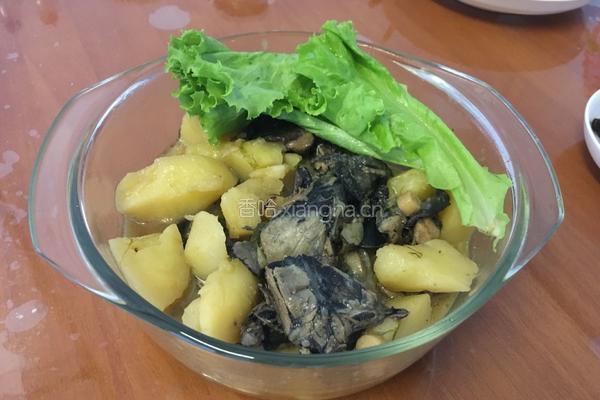 营养乌鸡炖土豆