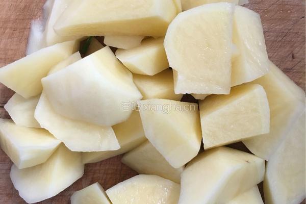 营养乌鸡炖土豆的做法图解5