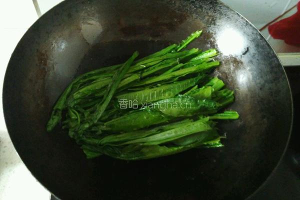 豆豉鲮鱼油麦菜的做法图解3