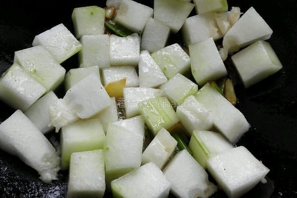 冬瓜虾仁烧豆腐的做法图解5