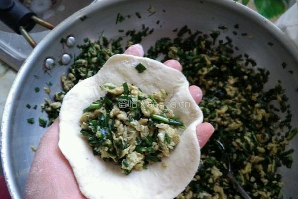 韭菜鸡蛋馅饼的做法图解8