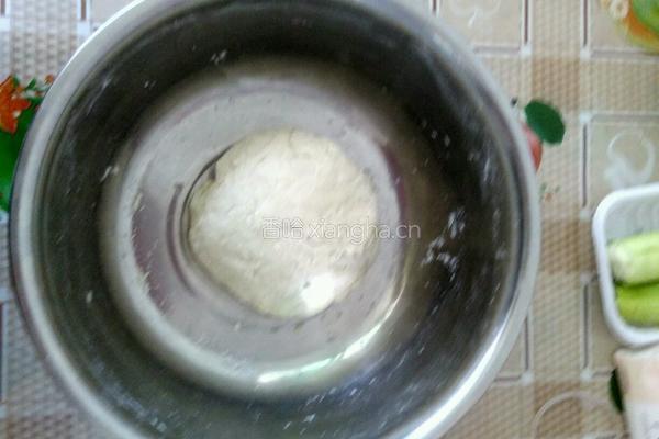 水煎萝卜丝肉包的做法图解3