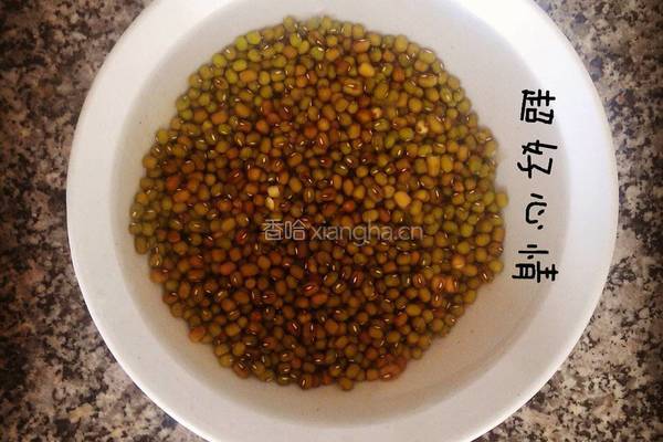 绿豆海带糖水的做法图解1