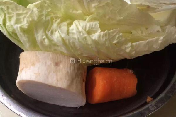 白菜豆腐卷的做法图解1