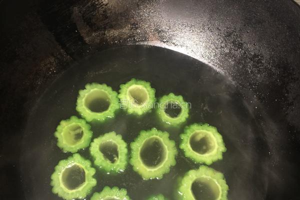 苦瓜酿肉的做法图解3