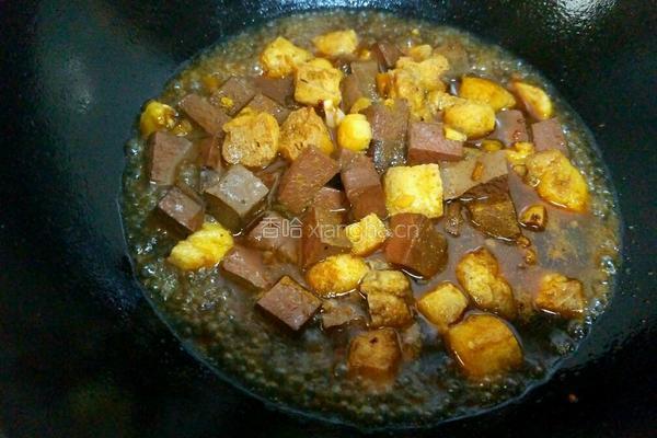 鸭血烧油豆腐的做法图解9