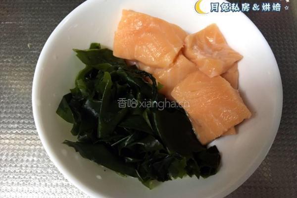 三文鱼味增汤的做法图解1