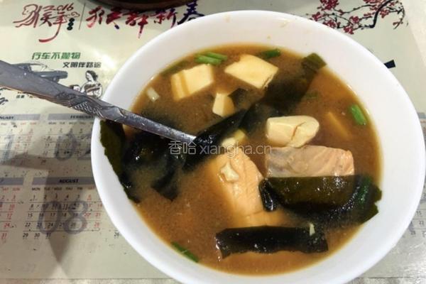 三文鱼味增汤的做法图解4