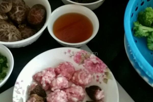 鲍汁三宝(羊肚菌 花菇 冬瓜)的做法图解3