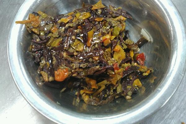 黄椒蕨菜炒海蚌的做法图解3