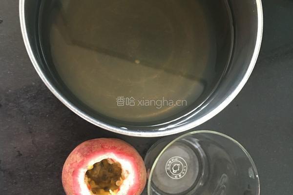 蜂蜜百香果果汁的做法图解2