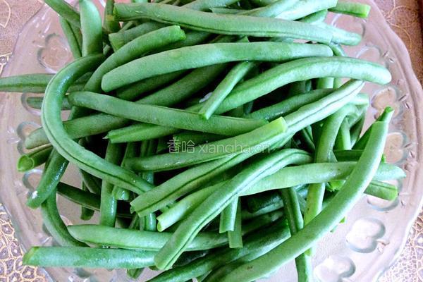 排骨炖豆角的做法图解2