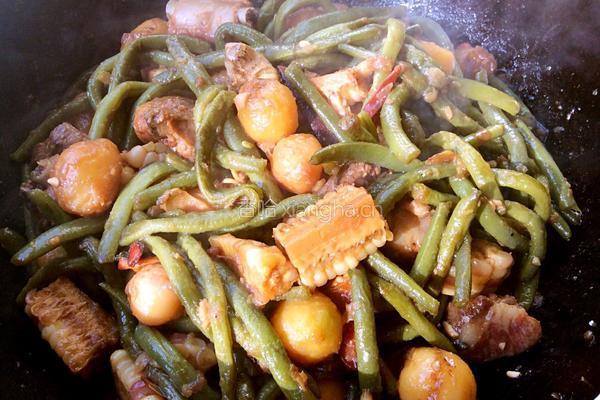 排骨炖豆角的做法图解12