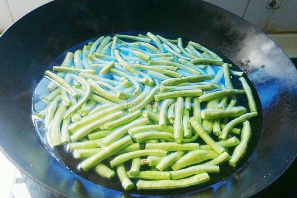 清炒豇豆的做法图解2