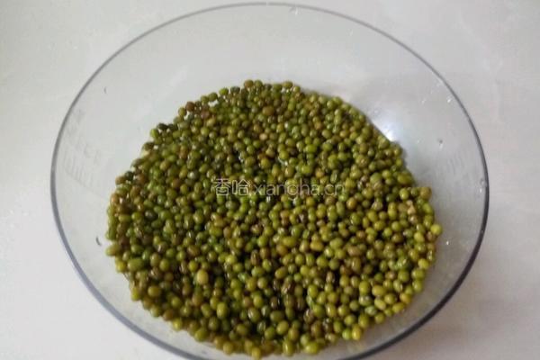 绿豆大米粥的做法图解1