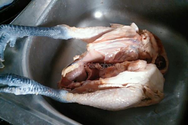 清炖土鸡汤的做法图解1