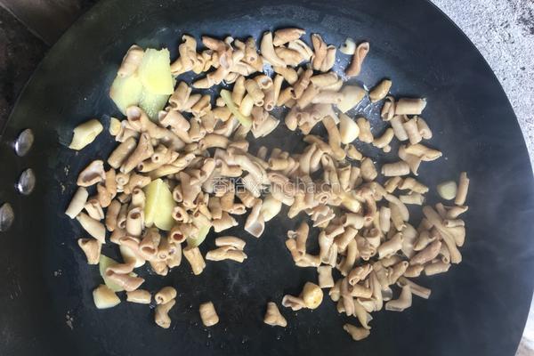 爆炒鸭肠的做法图解4