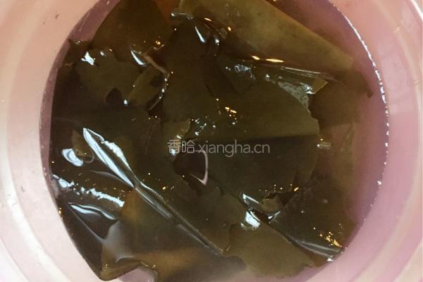 山黄皮煲绿豆海带汤的做法图解3