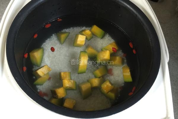 糯米南瓜粥的做法图解2