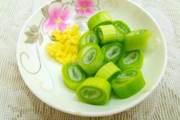 小土豆香菇烧鸡块的做法图解3