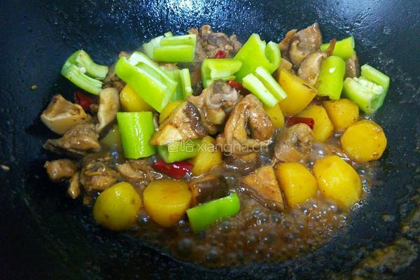 小土豆香菇烧鸡块的做法图解12