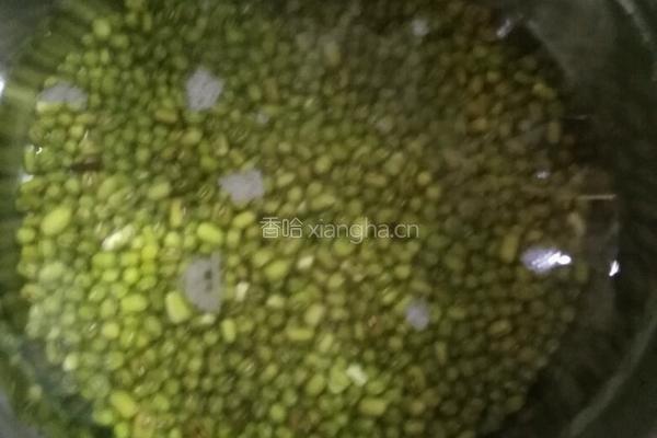 绿豆糖水的做法图解2