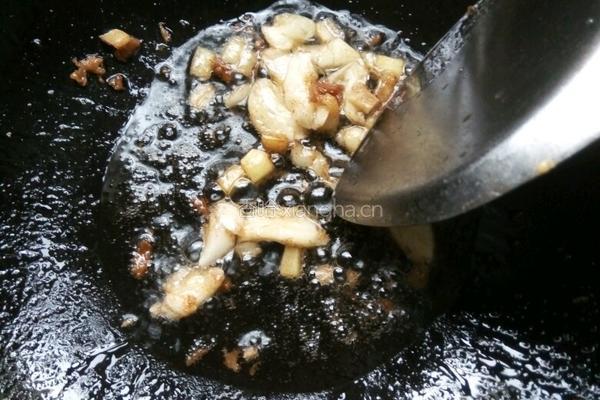 黄花菜炖滑肉的做法图解13