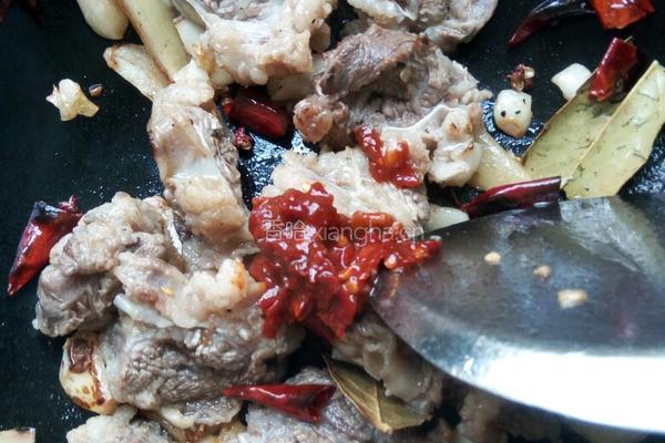 胡萝卜腐竹煲牛腩的做法图解6