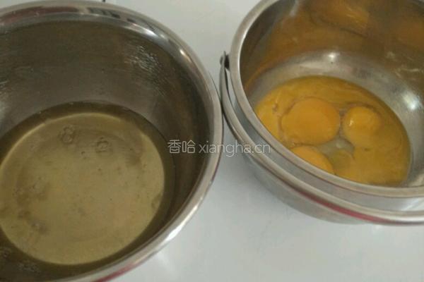 戚风杯子蛋糕的做法图解2