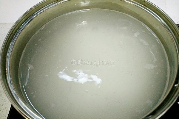 皮蛋瘦肉粥的做法图解3