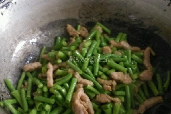 豆角炒肉的做法图解4