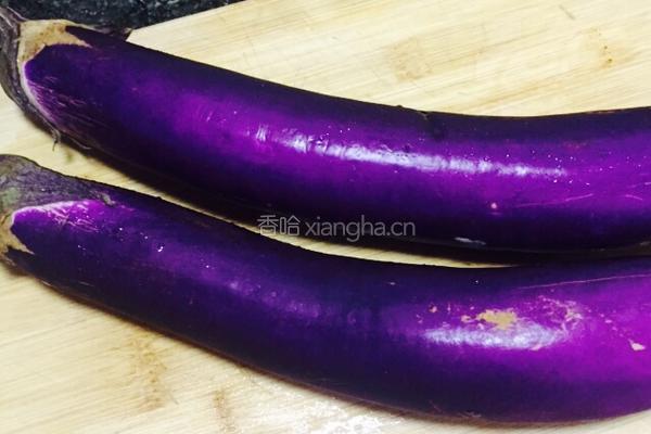 凉拌茄子的做法图解1